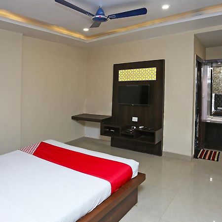 Oyo Flagship 43897 Redstone Hotel Gwalior Buitenkant foto