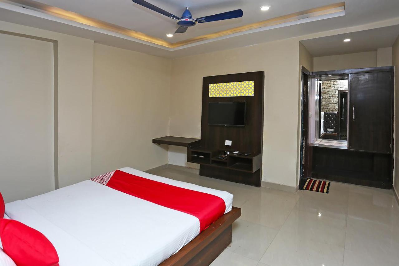 Oyo Flagship 43897 Redstone Hotel Gwalior Buitenkant foto