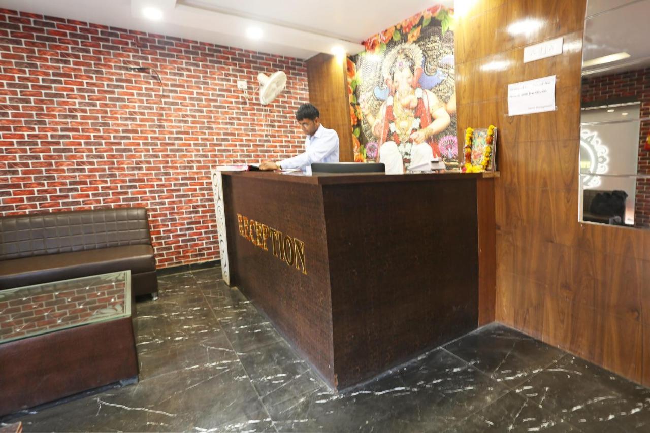 Oyo Flagship 43897 Redstone Hotel Gwalior Buitenkant foto
