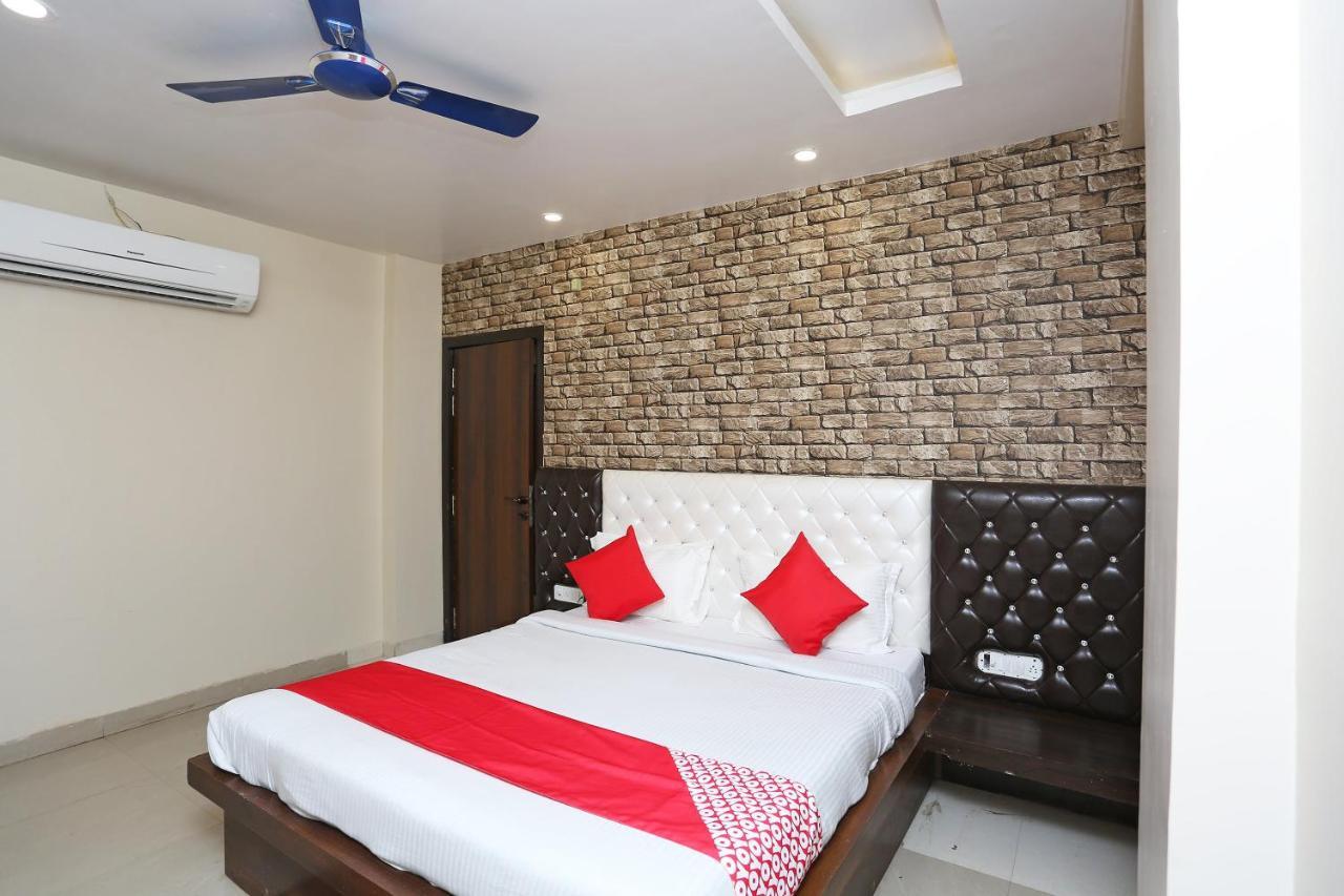 Oyo Flagship 43897 Redstone Hotel Gwalior Buitenkant foto