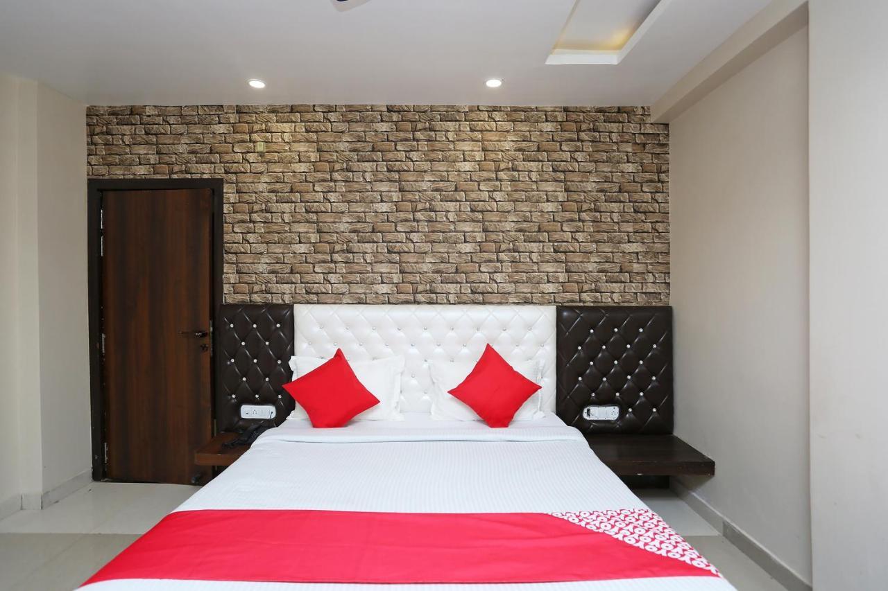 Oyo Flagship 43897 Redstone Hotel Gwalior Buitenkant foto